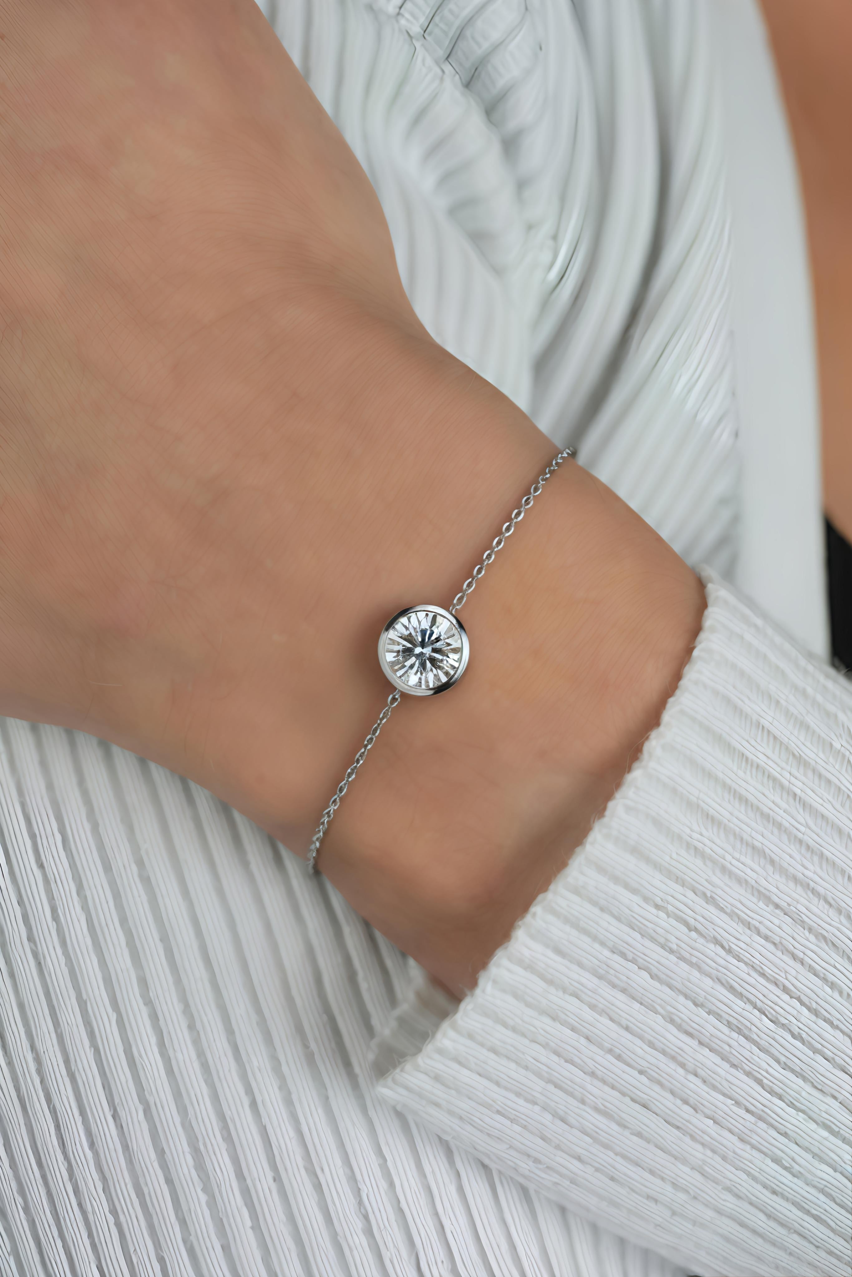 ✨ 1 Carat Moissanite Bezel-Set Silver Bracelet